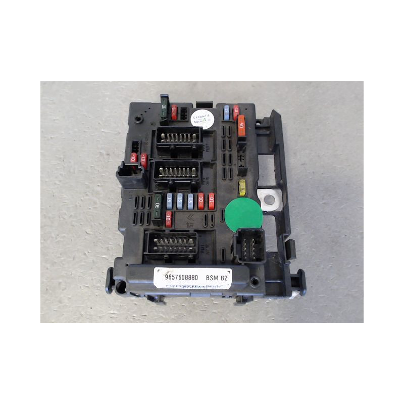 BOITE A FUSIBLES PEUGEOT 206