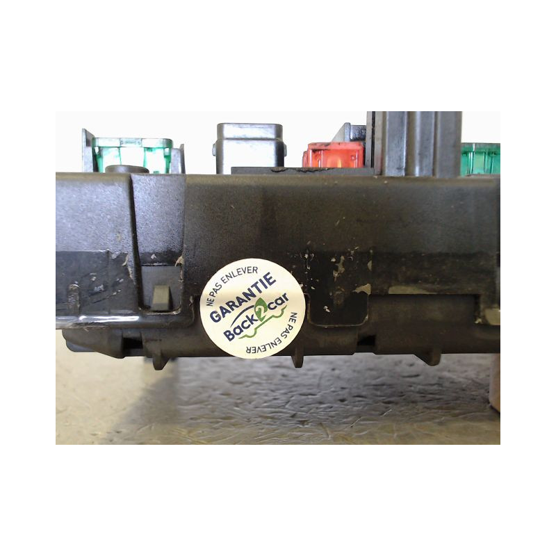 BOITE A FUSIBLES PEUGEOT 206