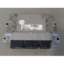 CALCULATEUR MOTEUR RENAULT CLIO