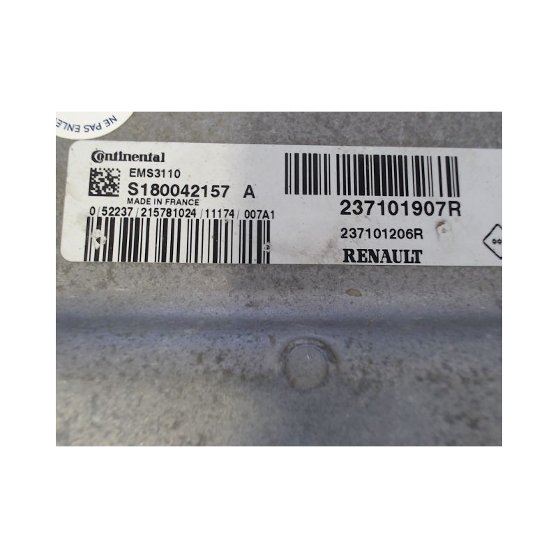 CALCULATEUR MOTEUR RENAULT CLIO