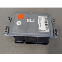 CALCULATEUR MOTEUR RENAULT CLIO