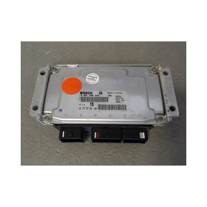 CALCULATEUR MOTEUR CITROEN SAXO