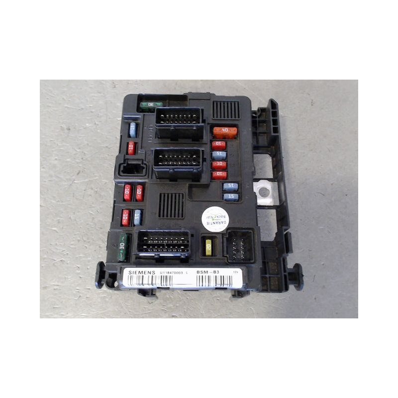 BOITE A FUSIBLES PEUGEOT 206
