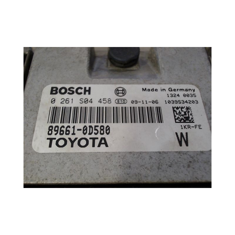CALCULATEUR MOTEUR TOYOTA YARIS