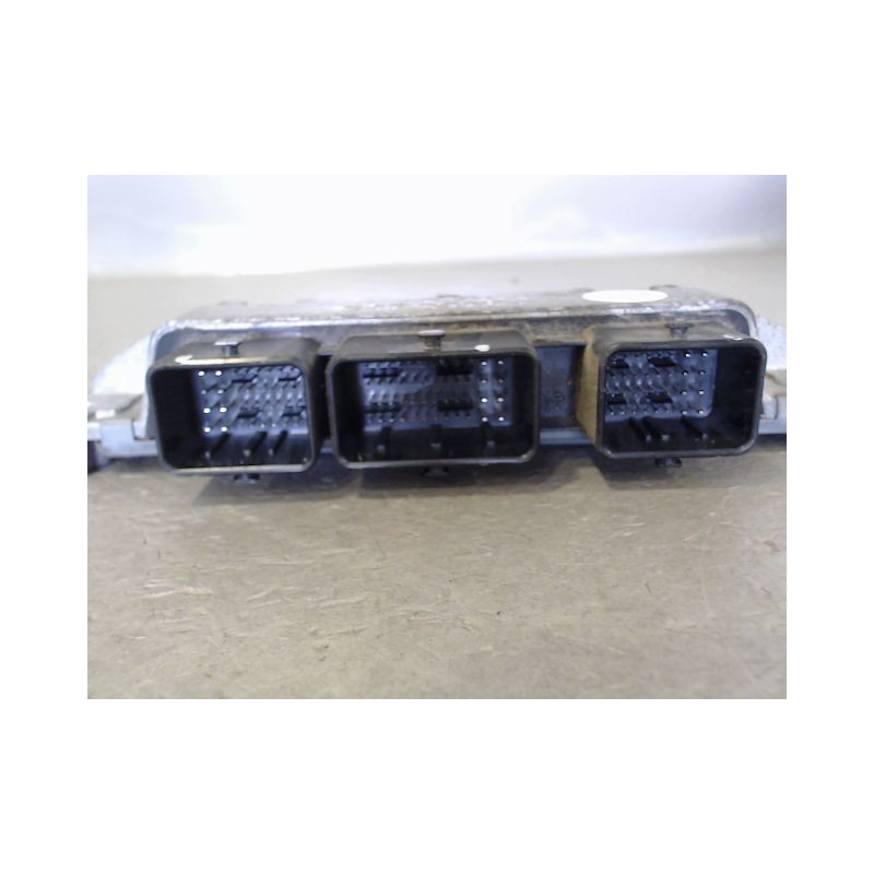 CALCULATEUR MOTEUR RENAULT TWINGO
