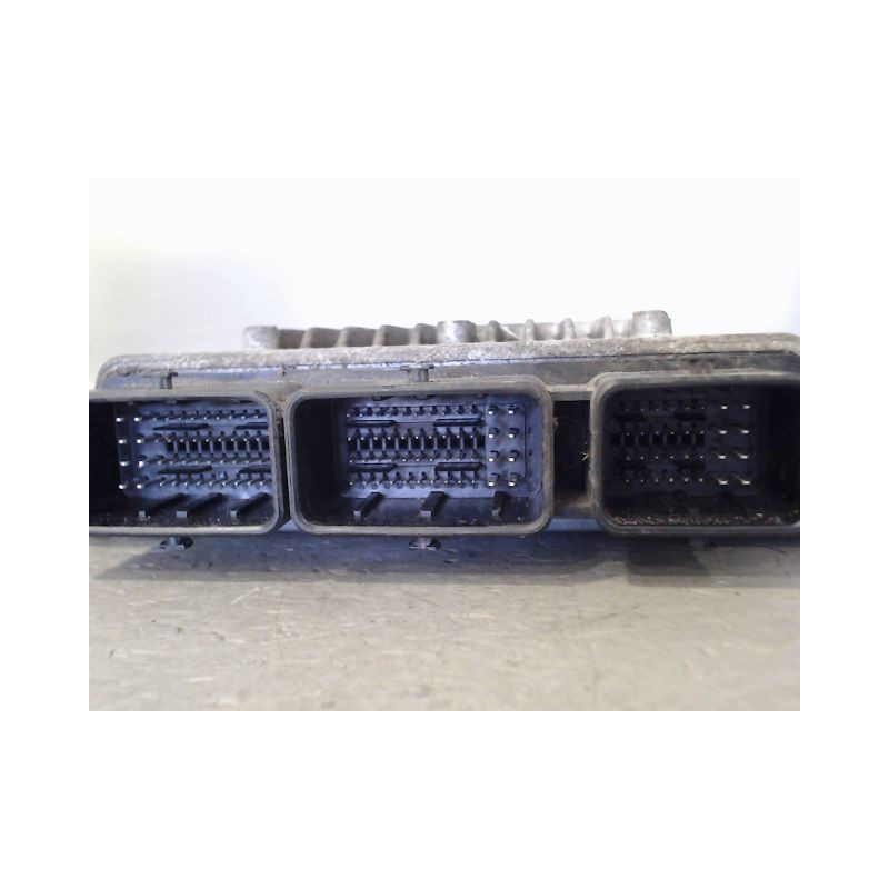 CALCULATEUR MOTEUR CITROEN C8