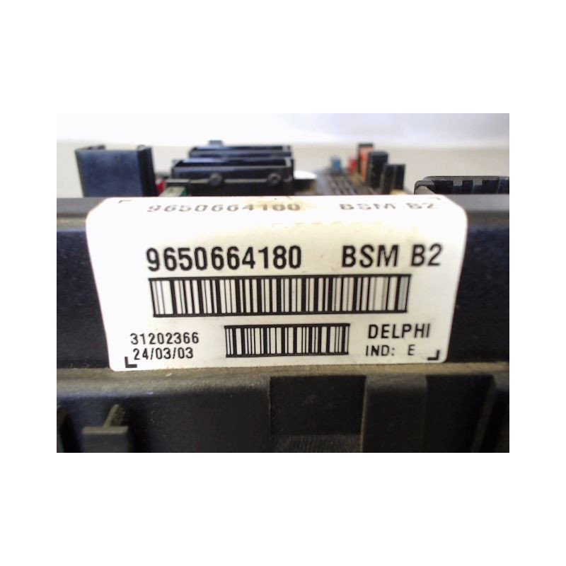 BOITE A FUSIBLES PEUGEOT 206