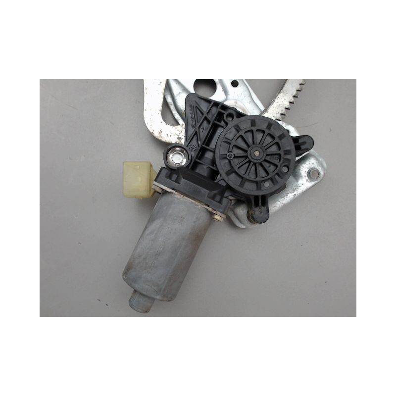 MECANISME LEVE-GLACE AVANT DROIT MERCEDES C200