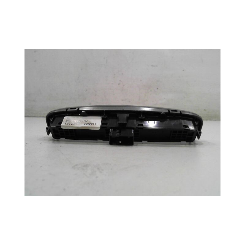 BOUTON DE WARNING PEUGEOT 308