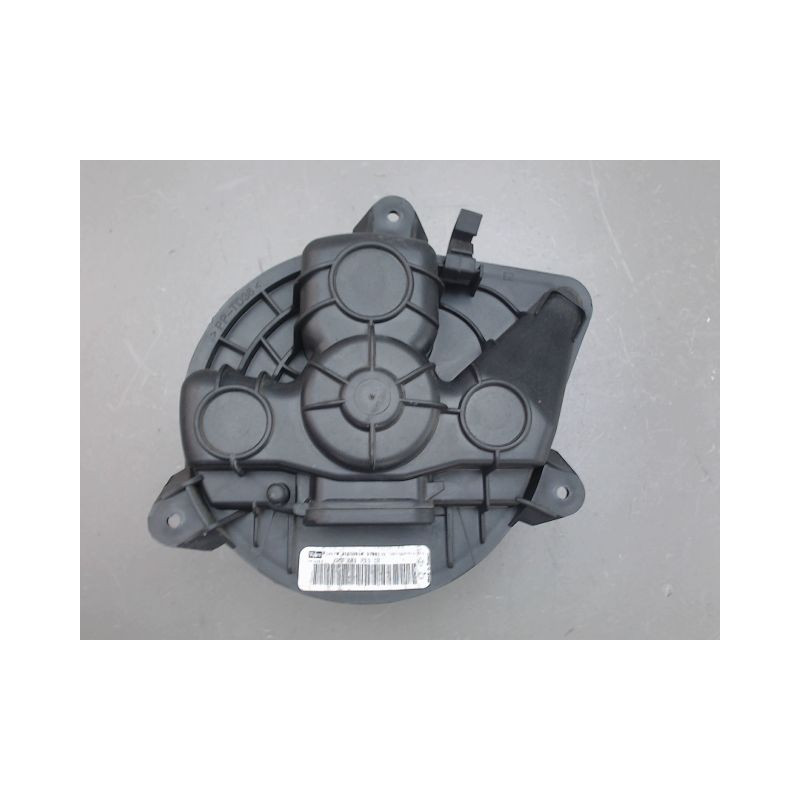 MOTEUR VENTILATEUR CHAUFFAGE OPEL VIVARO