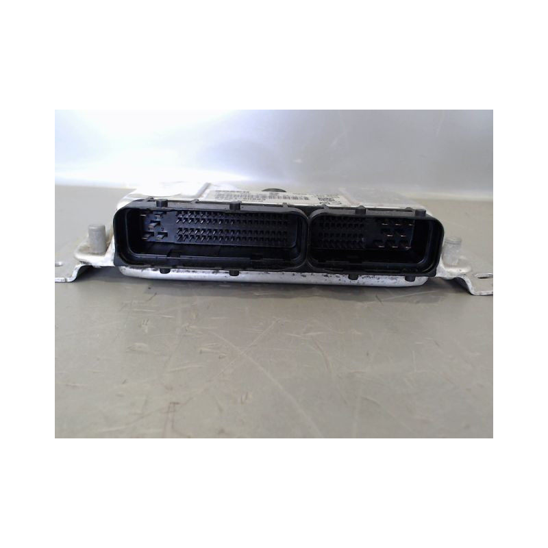 CALCULATEUR MOTEUR PEUGEOT 107