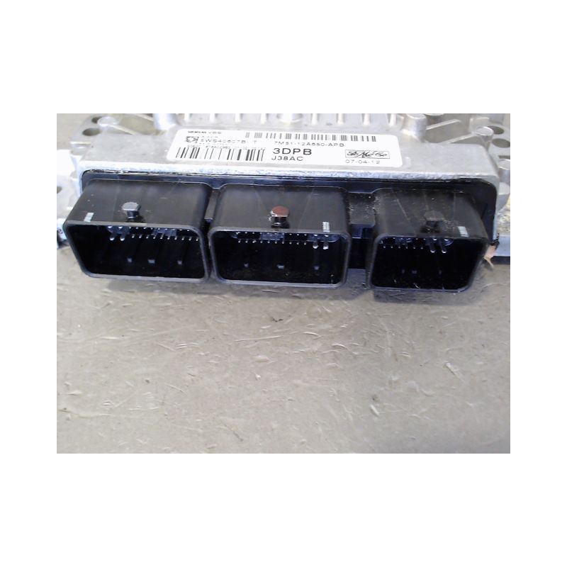 CALCULATEUR MOTEUR FORD FOCUS