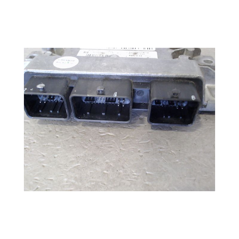 CALCULATEUR MOTEUR RENAULT CLIO