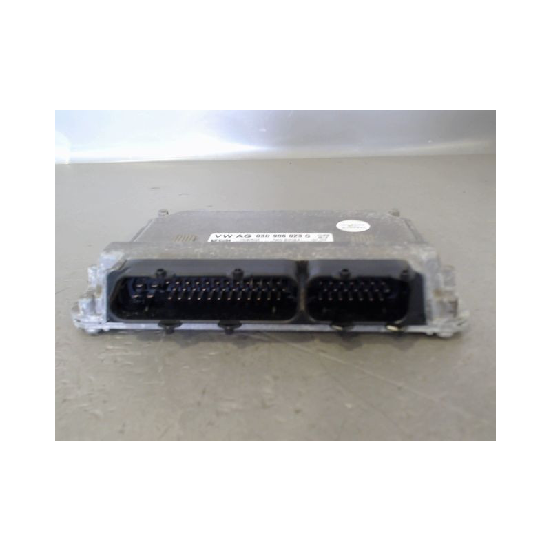 CALCULATEUR MOTEUR VOLKSWAGEN FOX