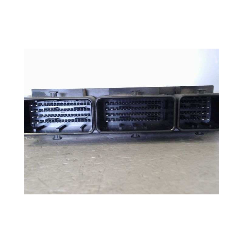 CALCULATEUR MOTEUR RENAULT CLIO