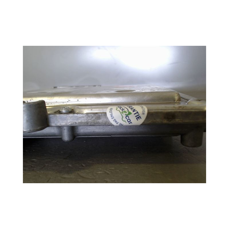 CALCULATEUR MOTEUR RENAULT CLIO