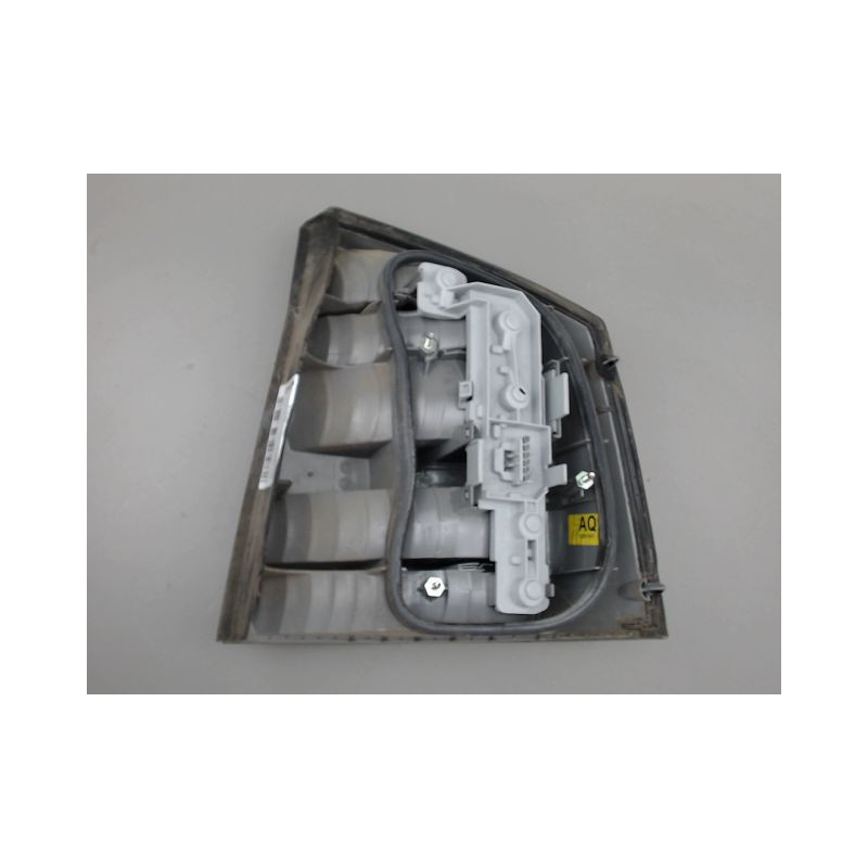 FEU ARRIERE GAUCHE  OPEL VECTRA