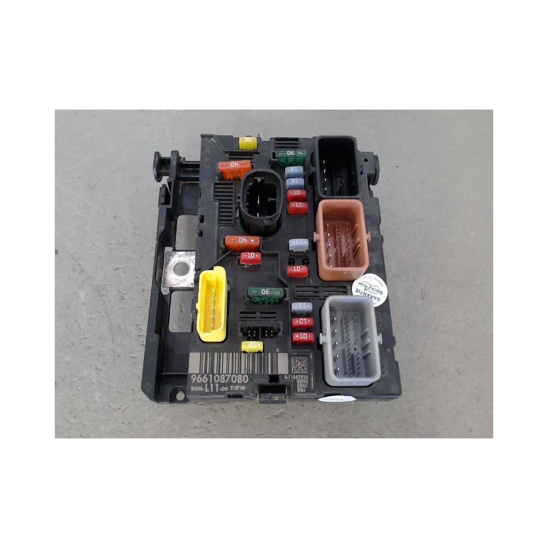 BOITE A FUSIBLES PEUGEOT 307