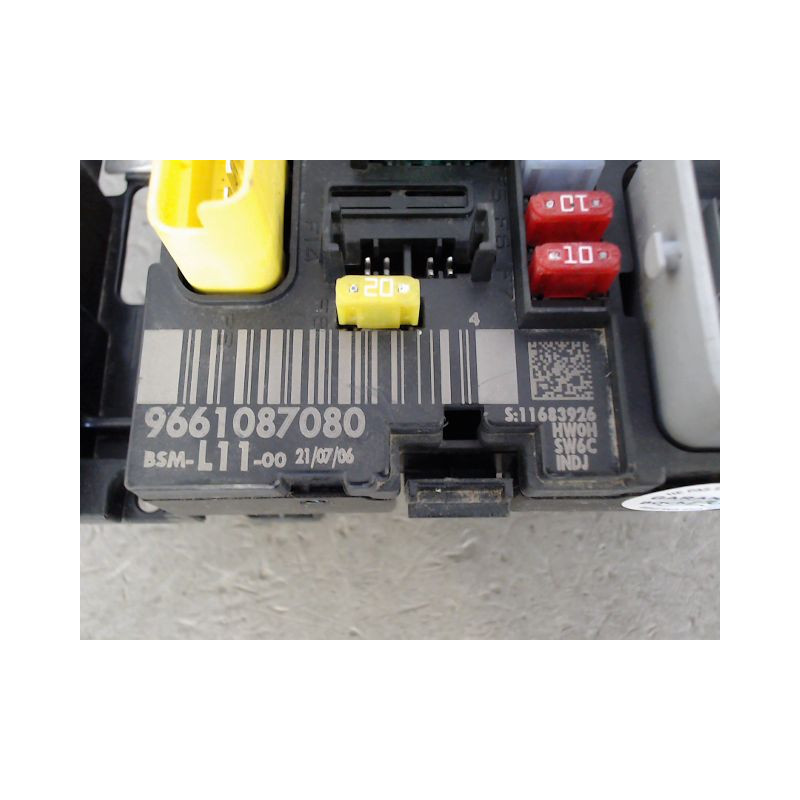 BOITE A FUSIBLES PEUGEOT 307