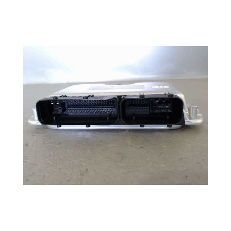 CALCULATEUR MOTEUR AUDI A2