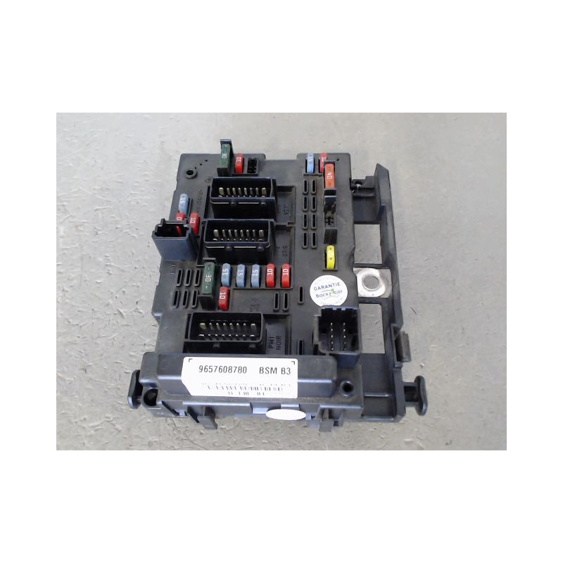 BOITE A FUSIBLES PEUGEOT 206
