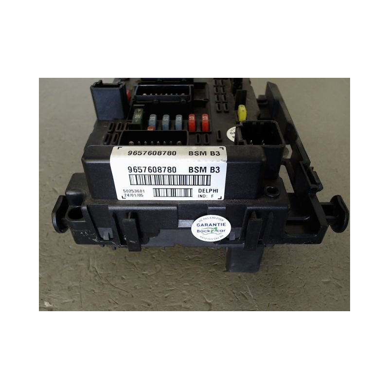 BOITE A FUSIBLES PEUGEOT 206