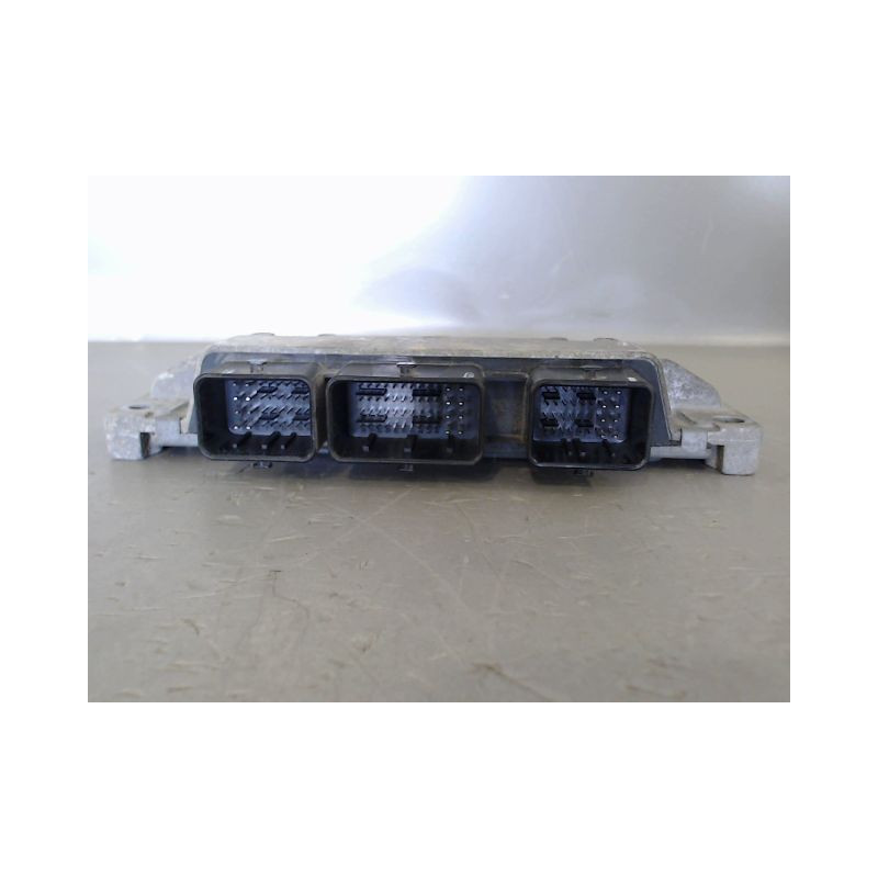 CALCULATEUR MOTEUR RENAULT TWINGO