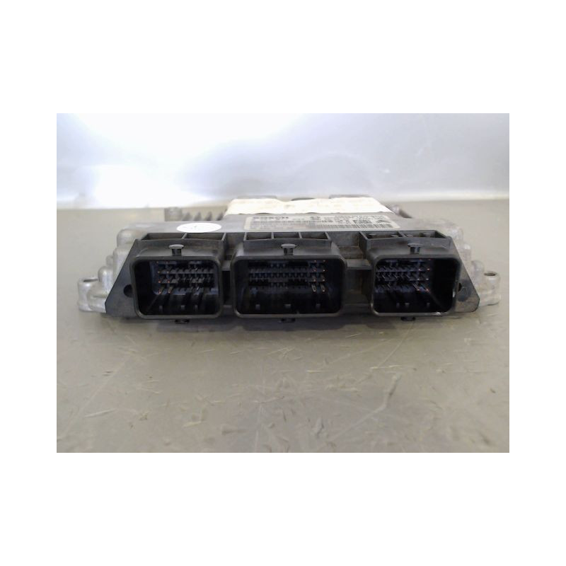 CALCULATEUR MOTEUR RENAULT MEGANE