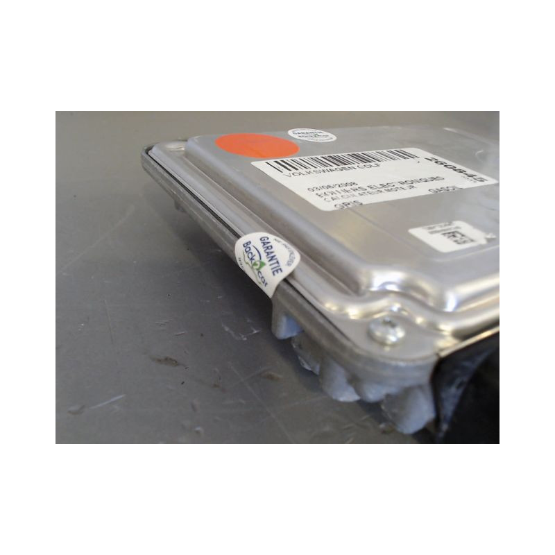 CALCULATEUR MOTEUR VOLKSWAGEN GOLF