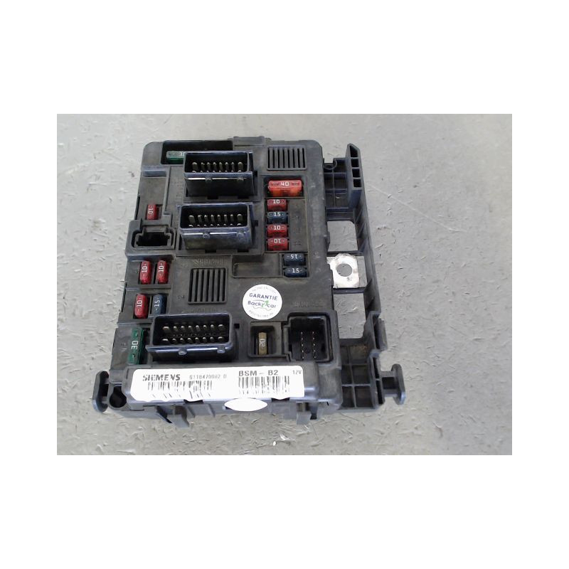 BOITE A FUSIBLES PEUGEOT 206