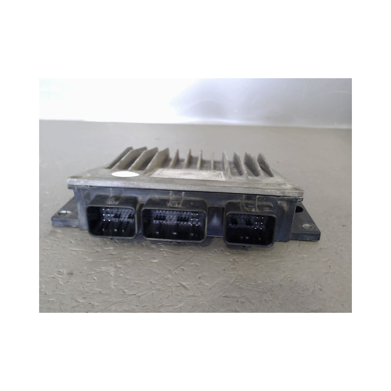 CALCULATEUR MOTEUR RENAULT MEGANE