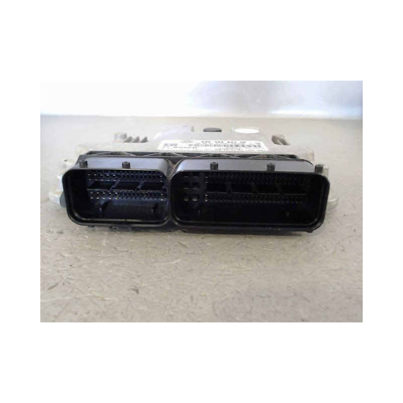 CALCULATEUR MOTEUR VOLKSWAGEN TOURAN