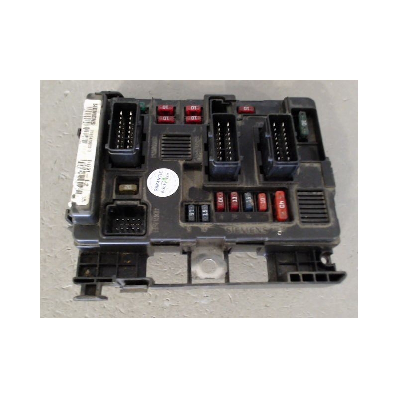 BOITE A FUSIBLES PEUGEOT 206