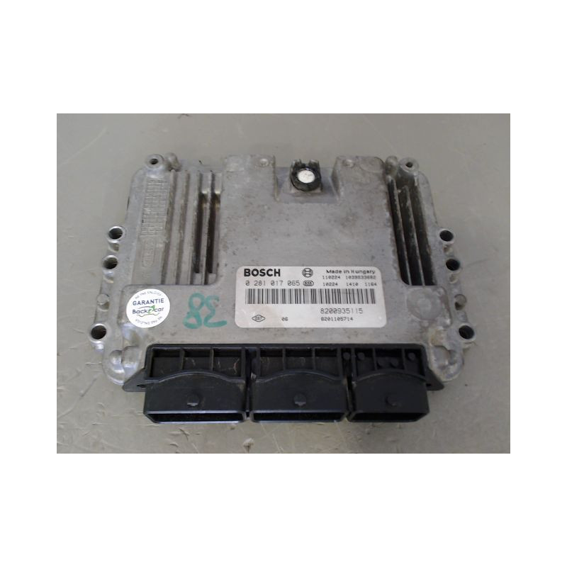CALCULATEUR MOTEUR RENAULT TRAFIC