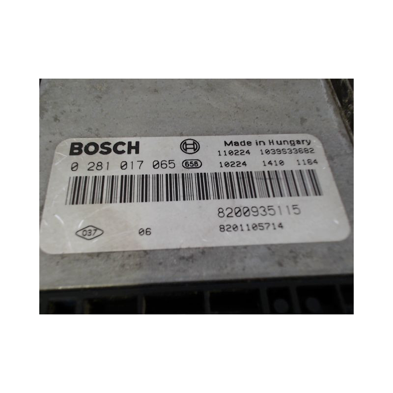 CALCULATEUR MOTEUR RENAULT TRAFIC