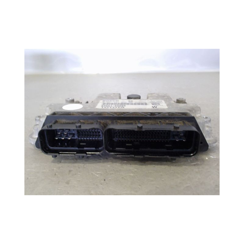 CALCULATEUR MOTEUR TOYOTA YARIS