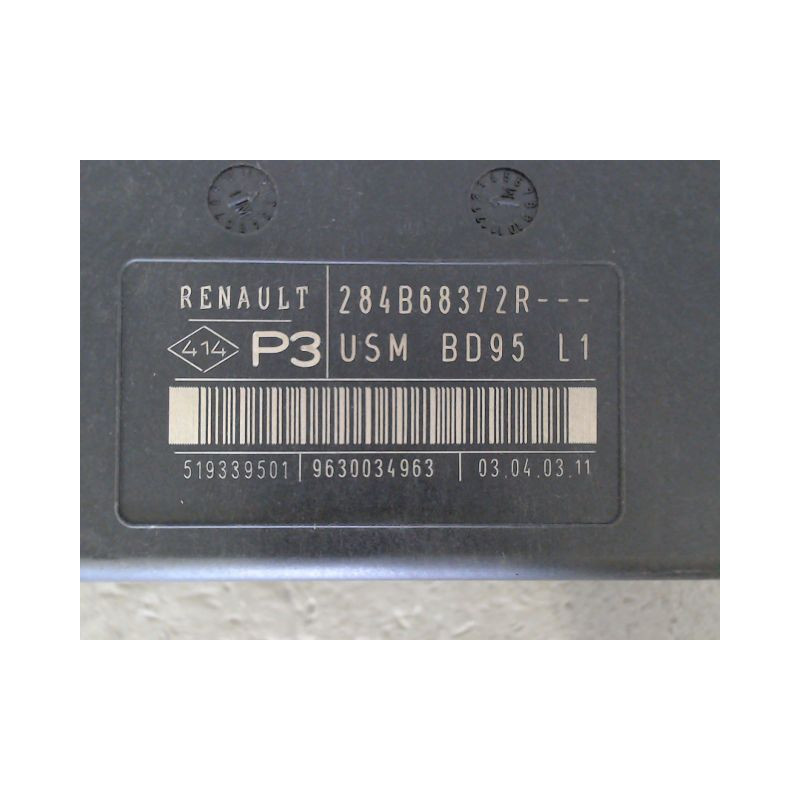 BOITE A FUSIBLES RENAULT MEGANE
