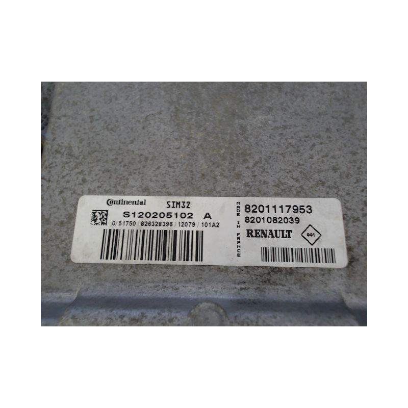 CALCULATEUR MOTEUR RENAULT CLIO