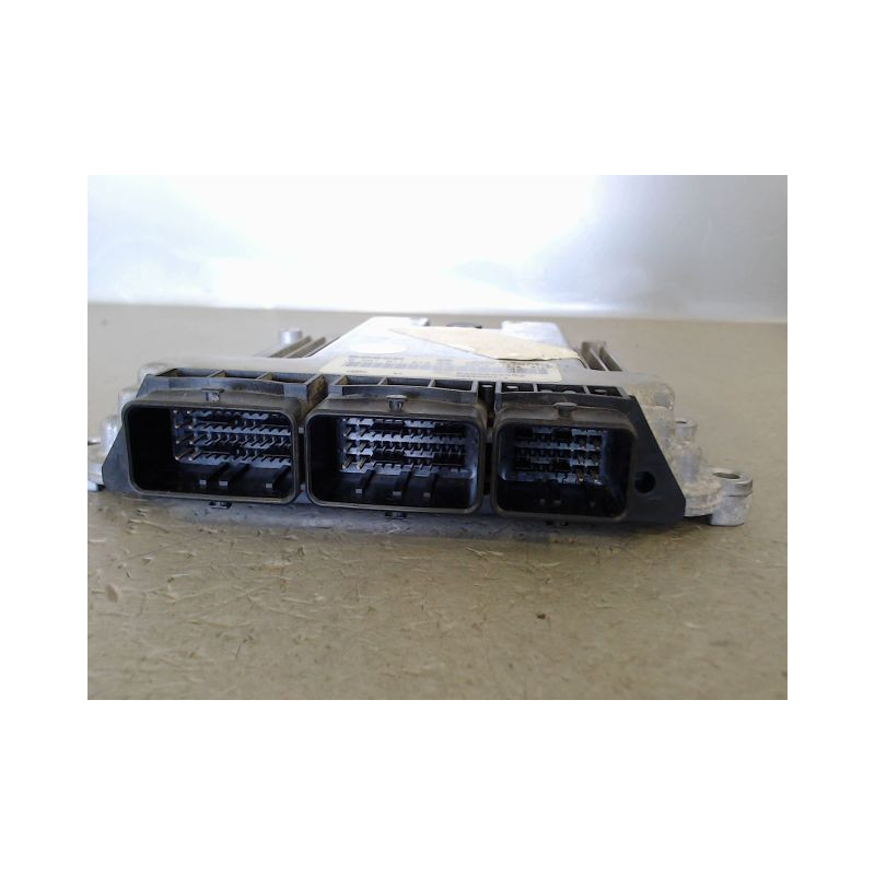 CALCULATEUR MOTEUR RENAULT MEGANE