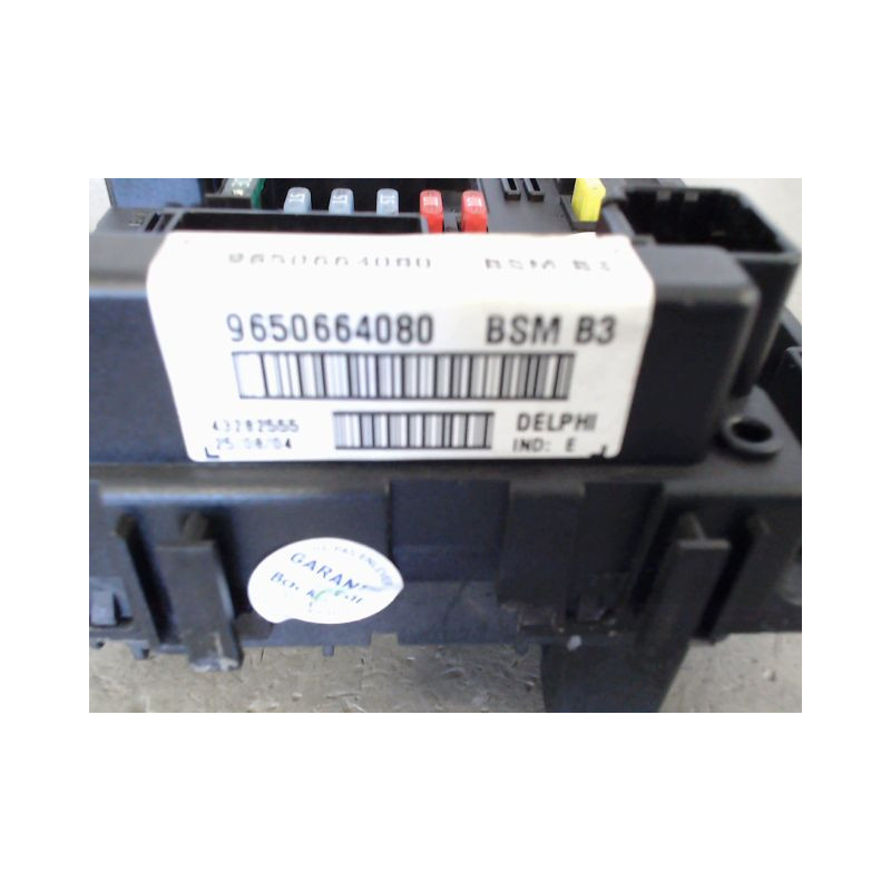 BOITE A FUSIBLES PEUGEOT 307