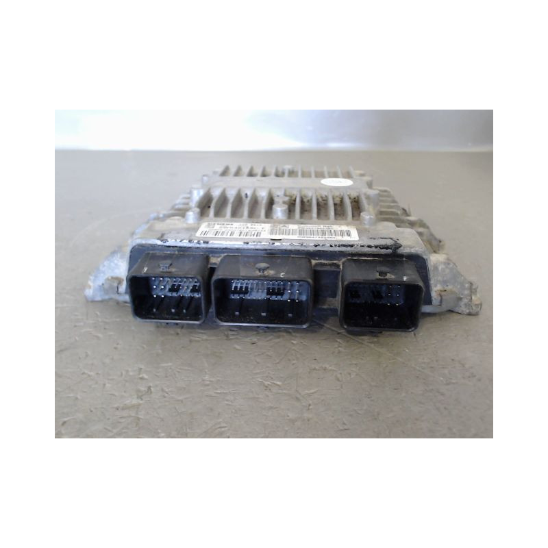 CALCULATEUR MOTEUR PEUGEOT PARTNER