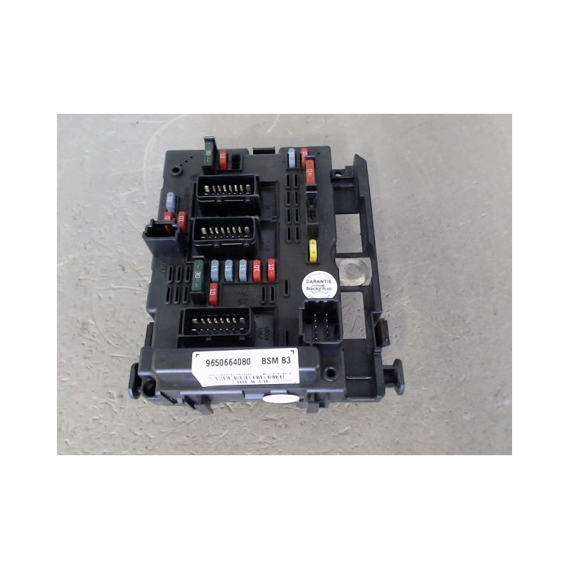 BOITE A FUSIBLES PEUGEOT 206