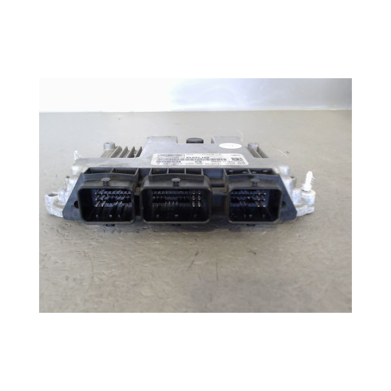 CALCULATEUR MOTEUR FORD FOCUS