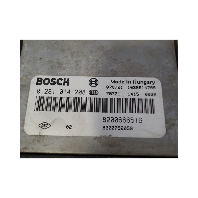CALCULATEUR MOTEUR RENAULT TRAFIC