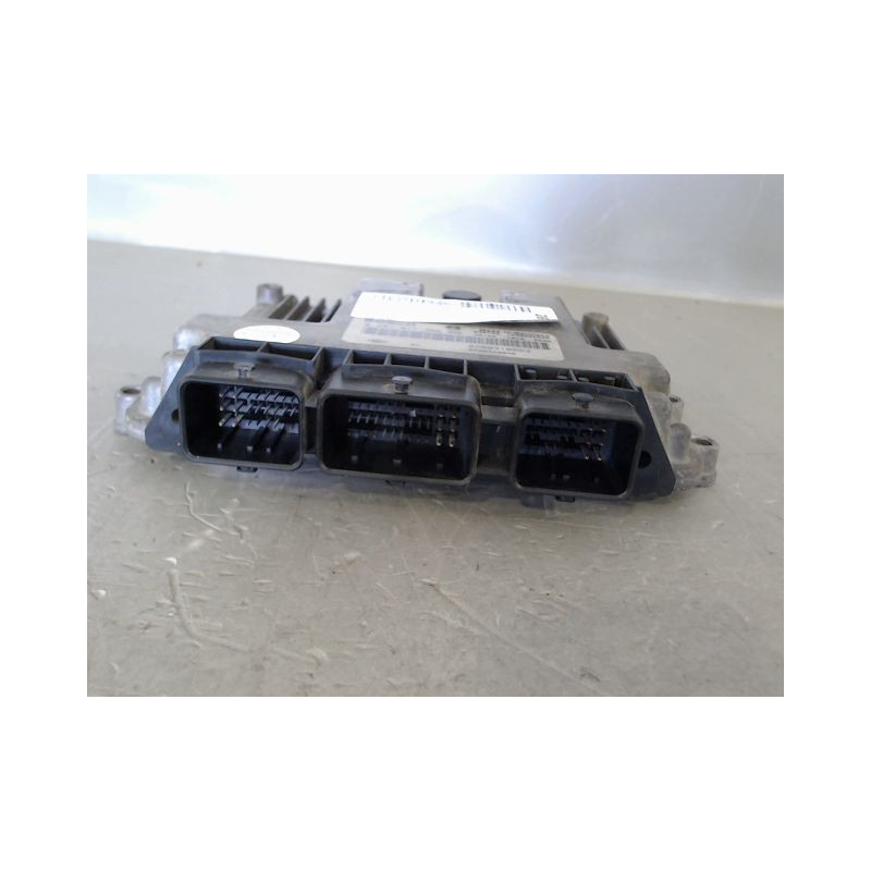 CALCULATEUR MOTEUR RENAULT MEGANE