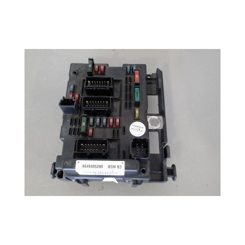BOITE A FUSIBLES PEUGEOT 307