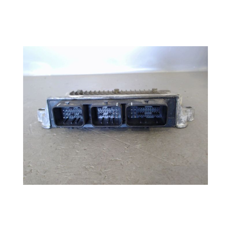 CALCULATEUR MOTEUR PEUGEOT 206