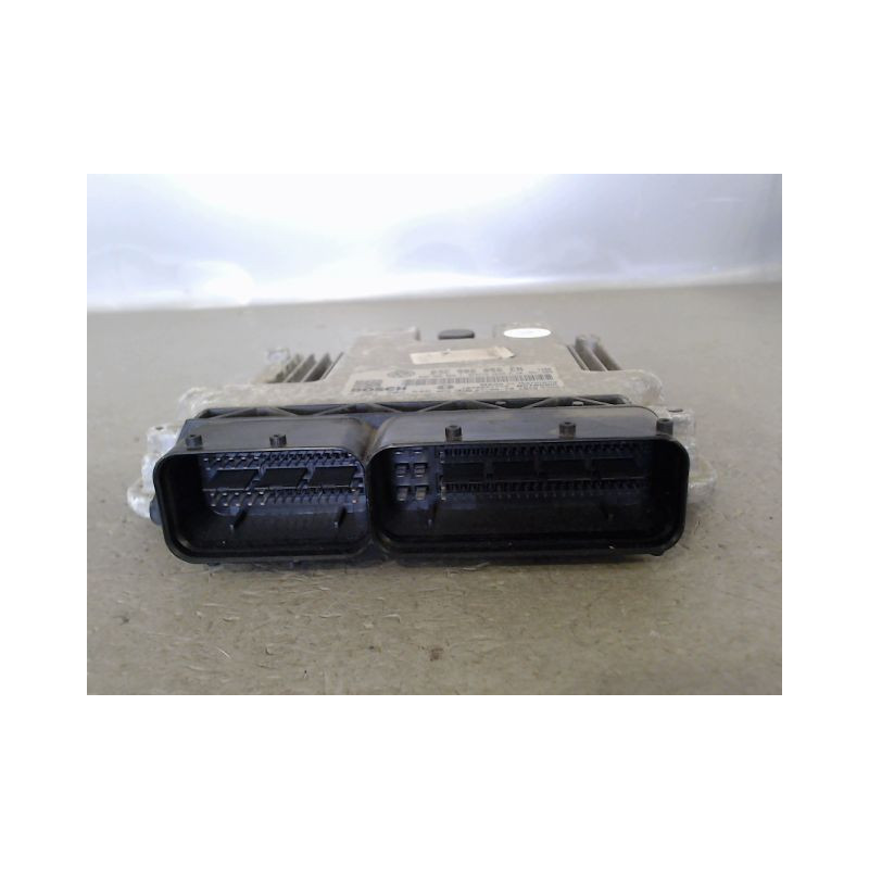 CALCULATEUR MOTEUR VOLKSWAGEN GOLF