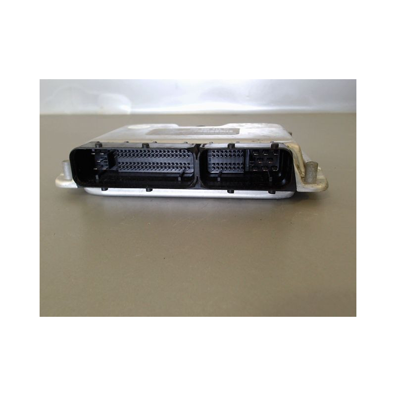 CALCULATEUR MOTEUR VOLKSWAGEN POLO