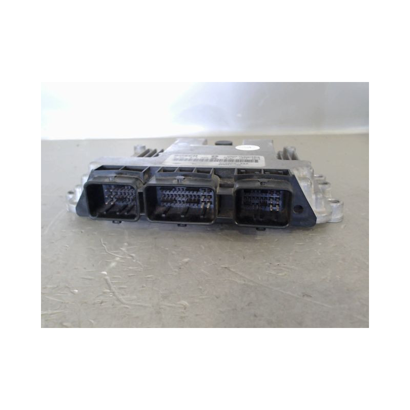 CALCULATEUR MOTEUR RENAULT MEGANE
